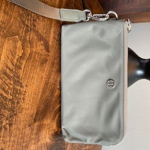 Lululemon clutch wristlet